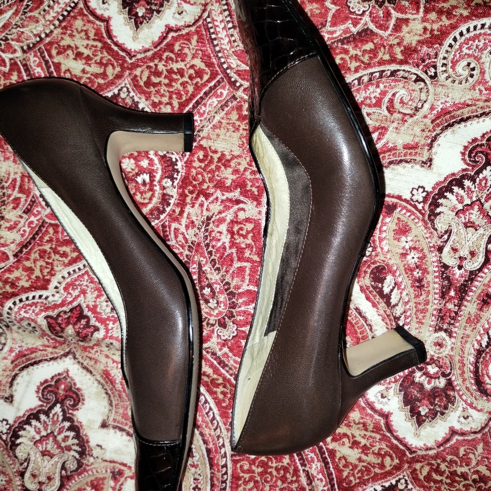 Ros Hommerson brown heels size nine narrow faux alligator pattern - Picture 3 of 7
